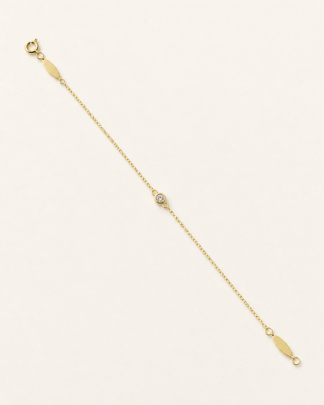 Гривни · 14K жълто злато Vermeil · Лабораторно създаден диамант · Кръгла · 2,8 mm · 0,08 ct — втори ракурс