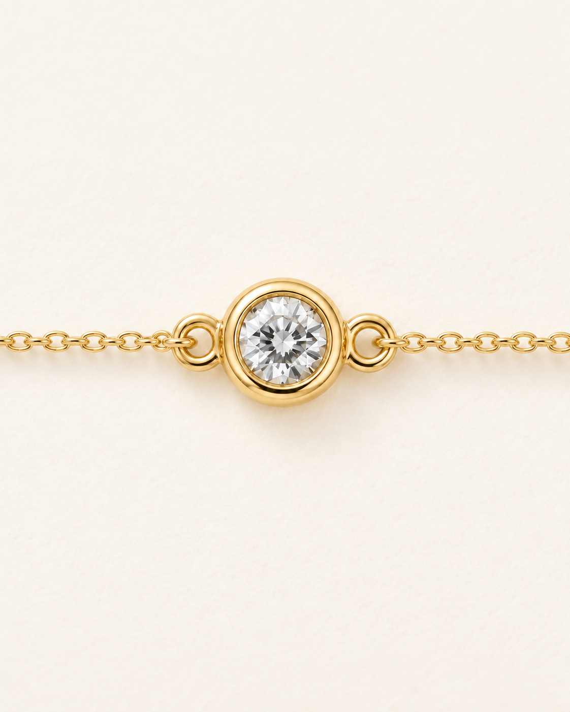 Гривни · 14K жълто злато Vermeil · Лабораторно създаден диамант · Кръгла · 2,8 mm · 0,08 ct — детайл на изработката